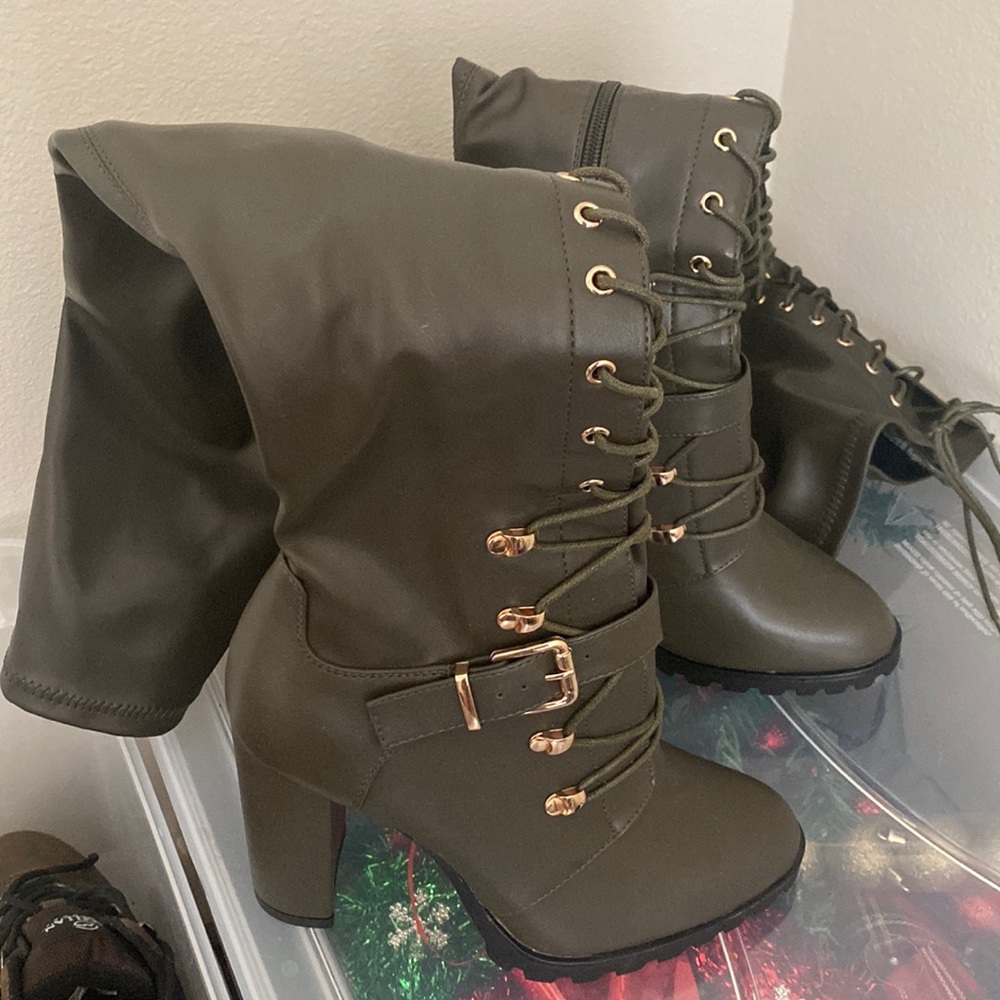 Olive green shoedazzle boots